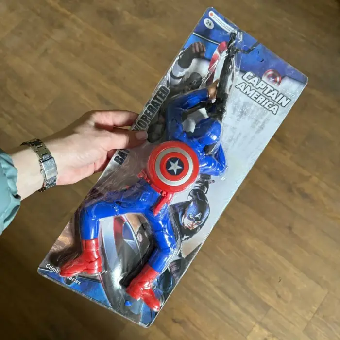 Уценка. Герои "MARVEL" музыкальные ползающие (КАПИТАН АМЕРИКА) - Трещина в ноге