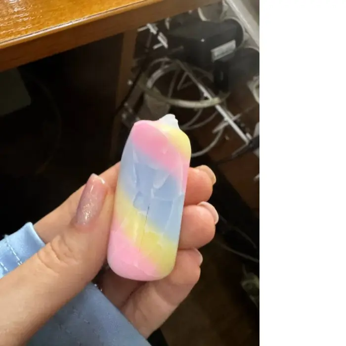 Уцінка. Іграшка-антистрес (сквіш) "Crisp Choco squishy: Цукерки" Трішина на оболонці