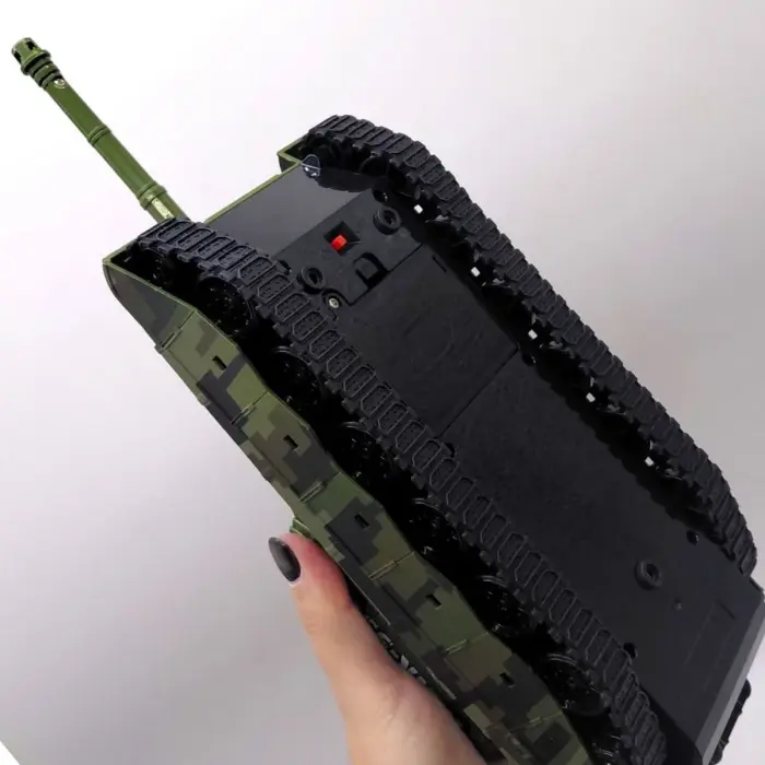 Танк на радіокеруванні, акумулятор, в коробці